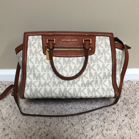 Michael Kors Handbags - Michael Kors medium shoulder bag